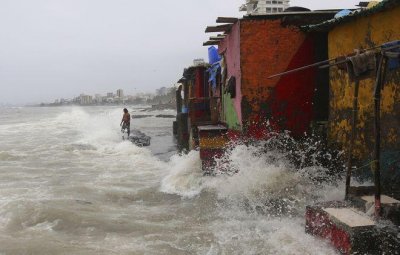 ​印度西部大坝决口造成15人死亡